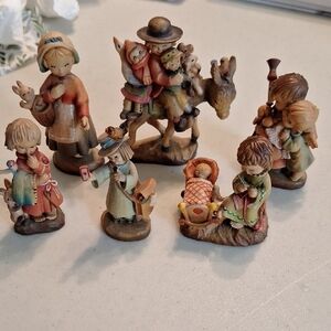 Anri Figurine Set From Italy